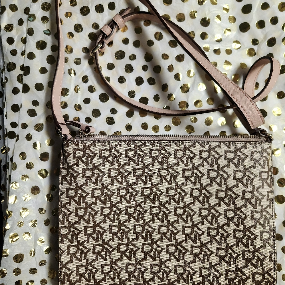 Crossbody - Picture 4 of 4